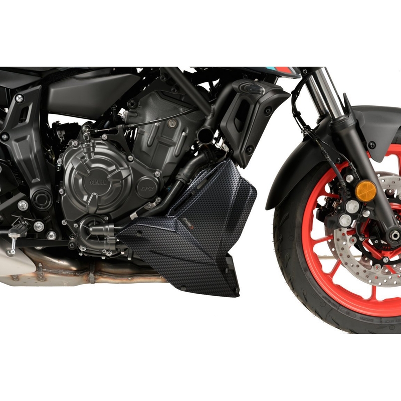 Engine spoiler PUIG carbon look részére YAMAHA MT-07 700 2021-2024