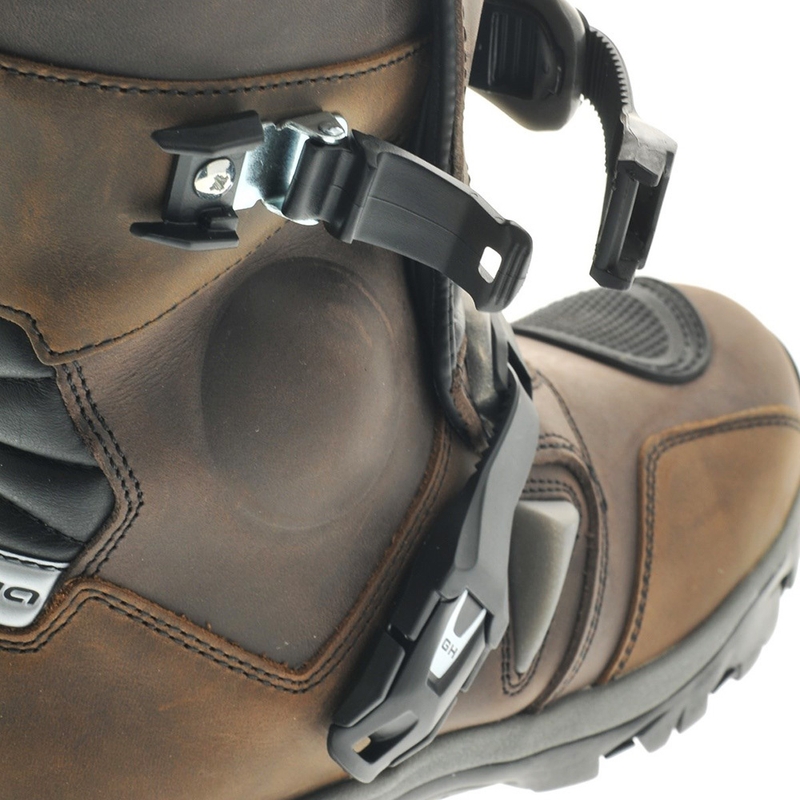 Magasszárú motoros csizma Forma Adventure WP barna