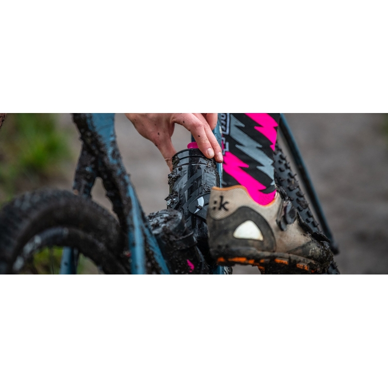 Custom fly water bottle MUC-OFF fekete 750ml