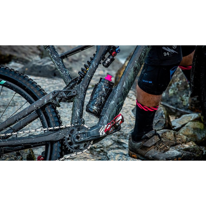 Custom fly water bottle MUC-OFF fekete 750ml