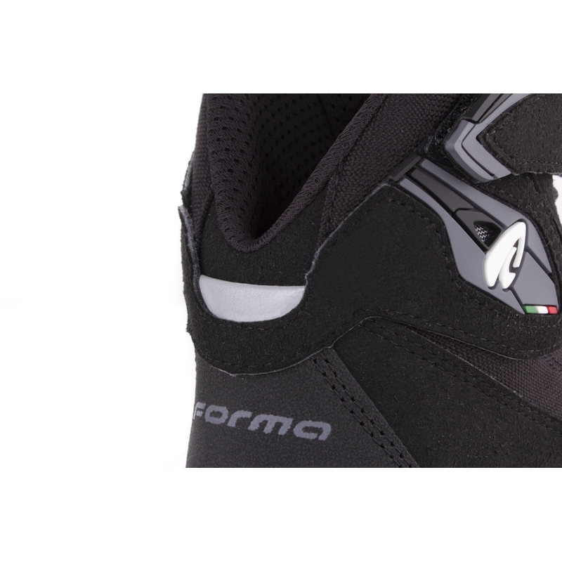 Forma Genesis motoros cipő fekete