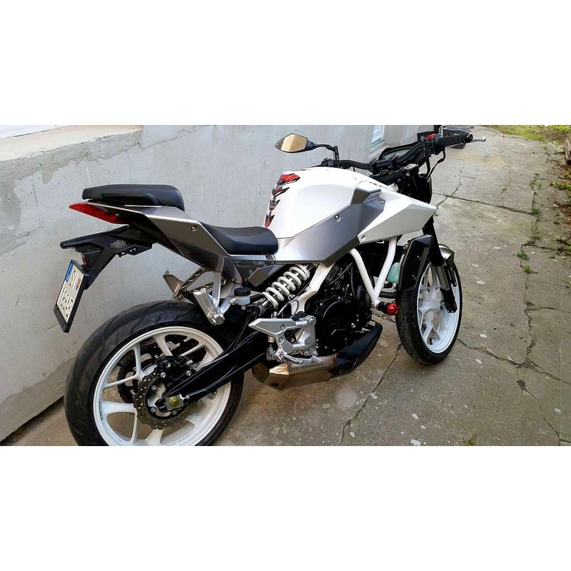 Hyosung GD250 Exiv nyíl