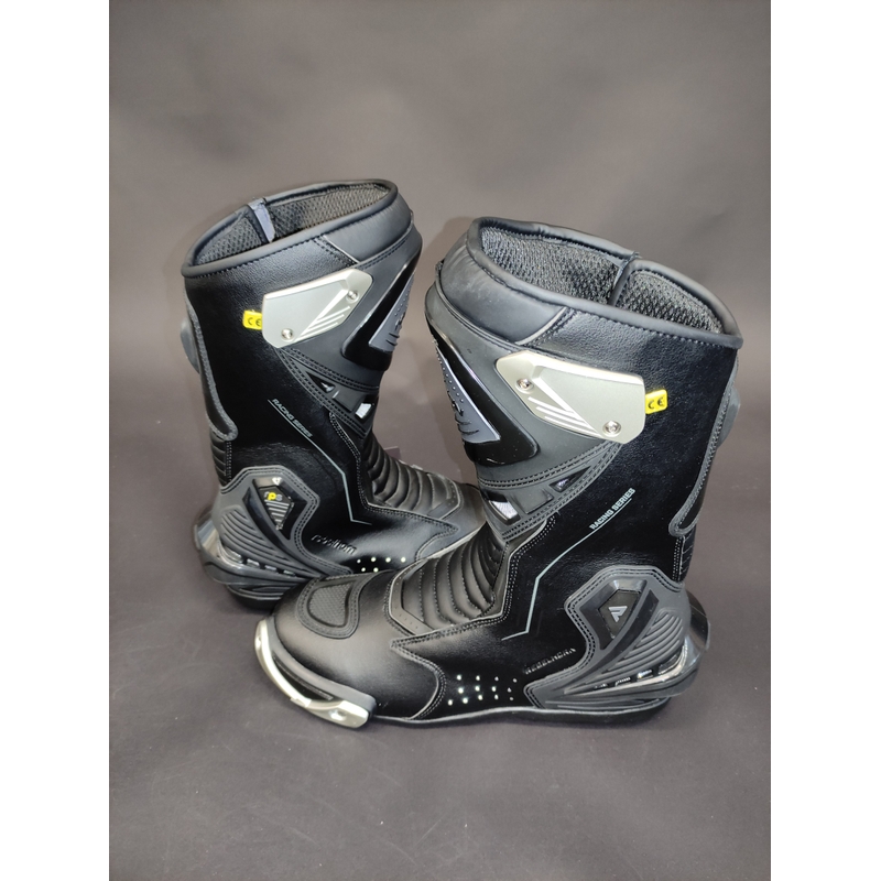 Magasszárú motoros csizma Rebelhorn Piston II CE fekete - II. minőség