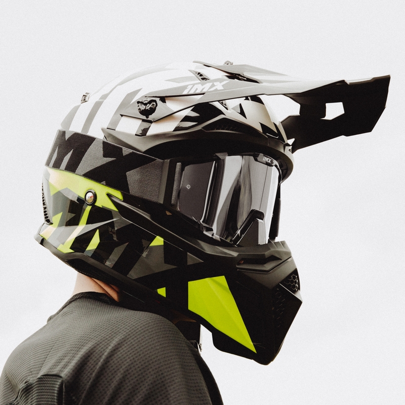 iMX FMX-02 motocross sisak fekete-fehér-fluo sárga
