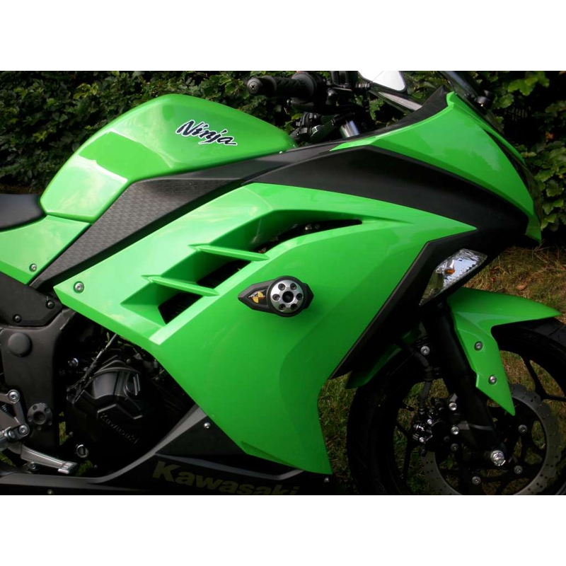 Kawasaki ZX-300R nyíl