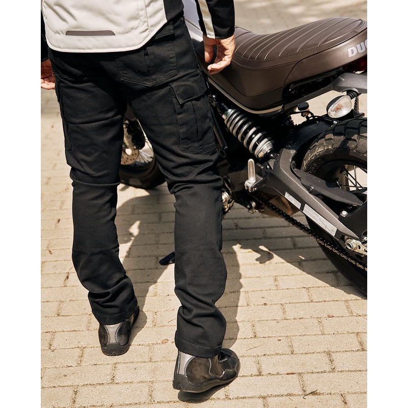 Farmer az Ozone Shadow II motorkerékpáron fekete kiárusítás