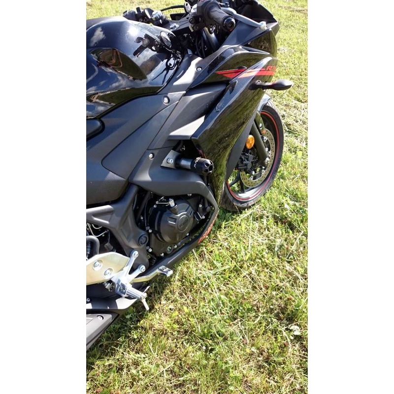 Yamaha YZF-R3 nyíl