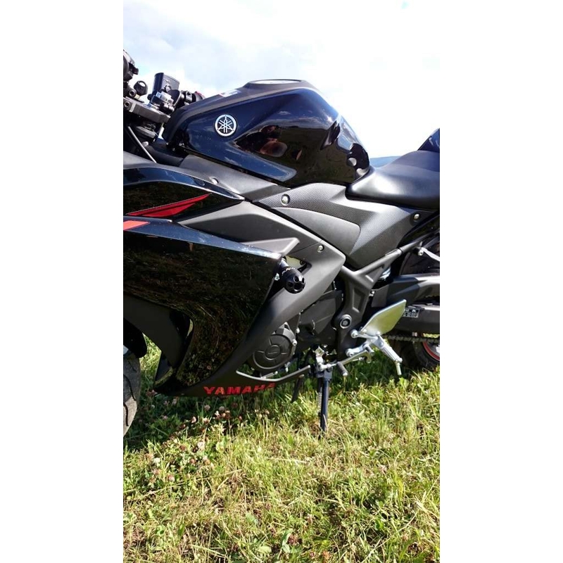 Yamaha YZF-R3 nyíl