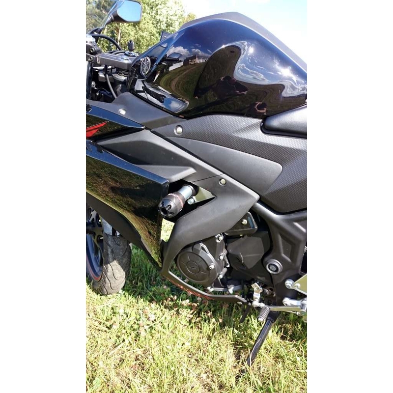 Yamaha YZF-R3 nyíl