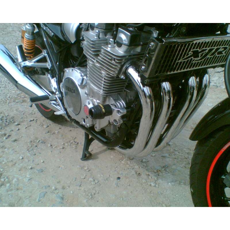 Yamaha XJR 1300 nyíl