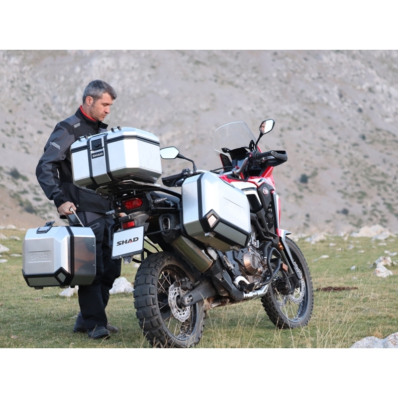 Complete set of aluminum cases SHAD TERRA, 48L topcase + 36L / 47L side cases, including mounting kit and plate SHAD MOTO GUZZI V 85 TT