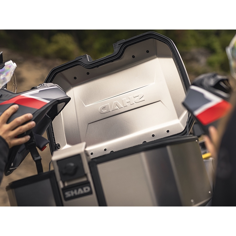 Complete set of aluminum cases SHAD TERRA, 55L topcase + 36L / 47L side cases, including mounting kit and plate SHAD Harley Davidson Pan America 1250