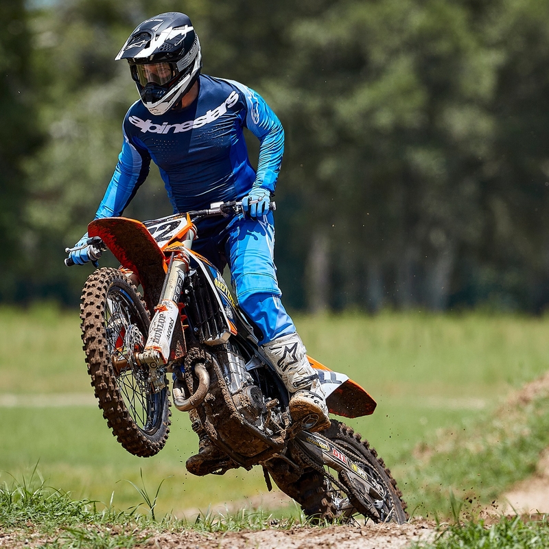 Alpinestars Supertech S-M10 Ampress motokrossz bukósisak matt fekete-fehér