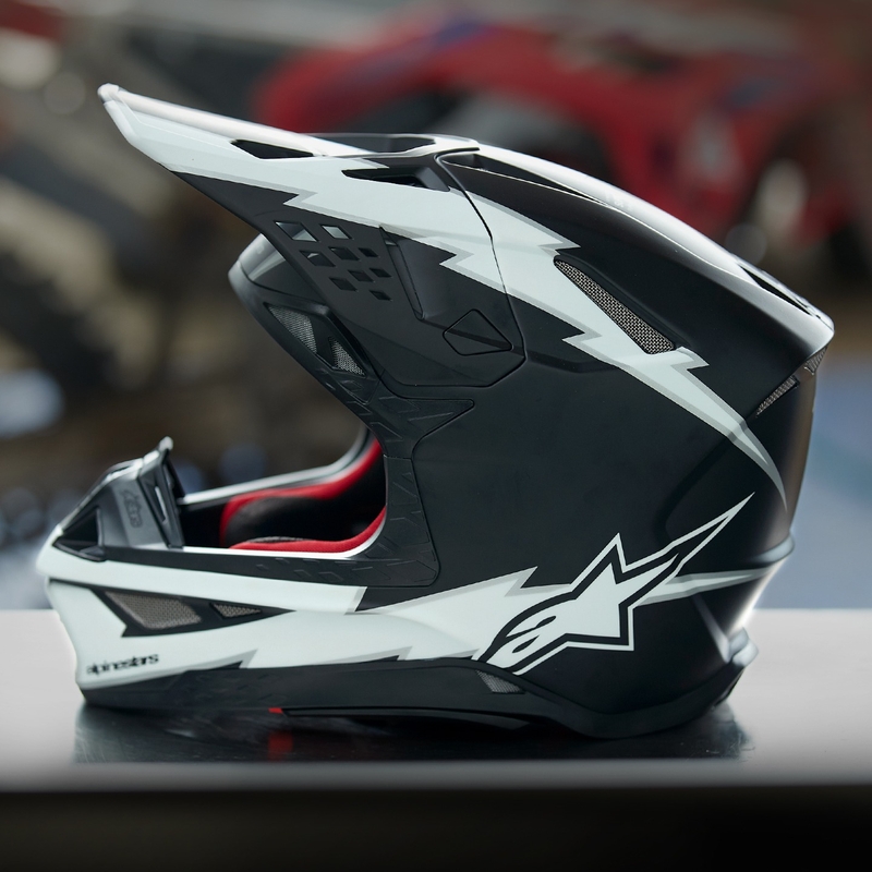 Alpinestars Supertech S-M10 Ampress motokrossz bukósisak matt fekete-fehér