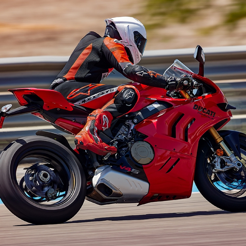 Alpinestars Missile 2 Ward motoros bőrkombi fekete-fluo piros-fehér