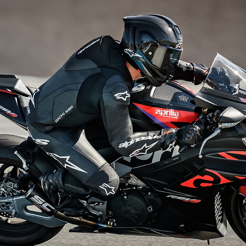 Alpinestars GP Force Lurv motoros bőrkombi fekete