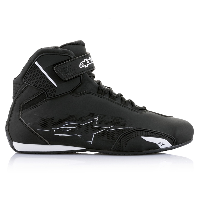 Alpinestars Sector motorkerékpár csizma fekete-fehér