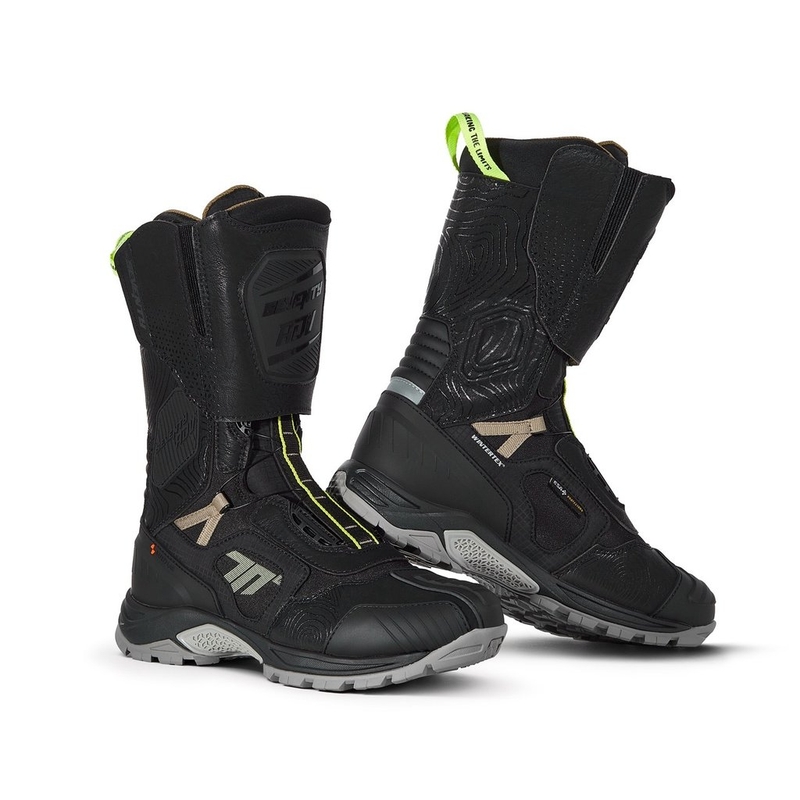 SEVENTY DEGREES SD-BA6 Stelvio High motoros csizma fekete-homokos-fluo sárga