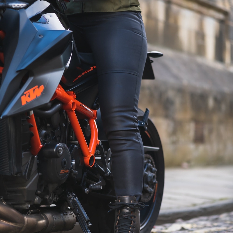 Oxford Original Approved Waxed Jeggins AA női rövidített motoros farmernadrág fekete