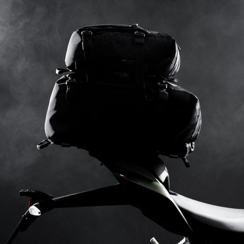 Oxford Atlas T-20 Advanced Tourpack 20 l motoros utasüléstáska fekete