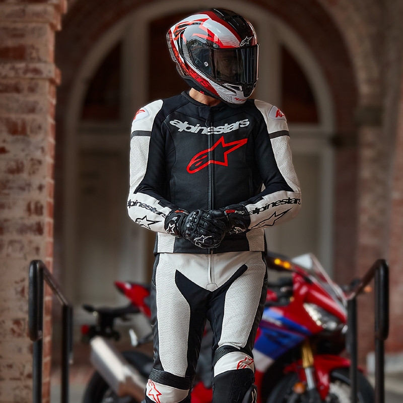 Alpinestars GP Force Lurv 2025 kétrészes bőroverál fehér-fekete-fluo piros