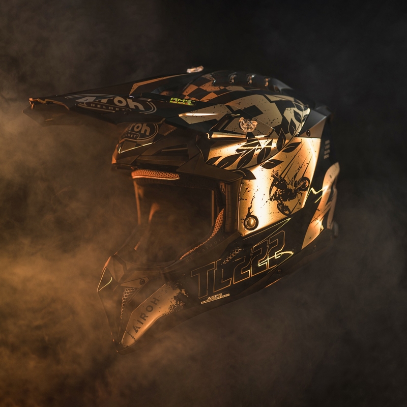 Airoh Aviator 3.0 "TC 222 THE LEGEND" motokrossz bukósisak fekete-arany