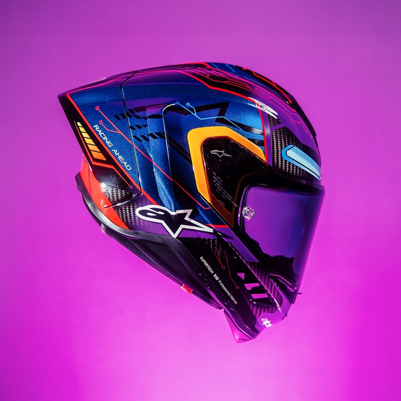 Alpinestars Supertech R-10 limitált kiadású Martinator Jorge Martin zárt motoros bukósisak kék-lila-piros-sárga