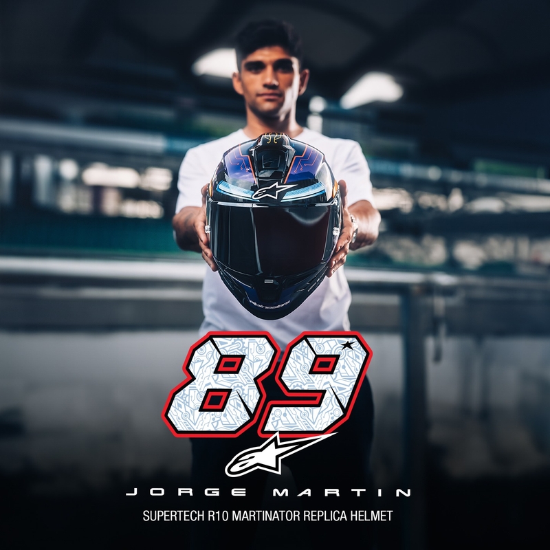 Alpinestars Supertech R-10 limitált kiadású Martinator Jorge Martin zárt motoros bukósisak kék-lila-piros-sárga