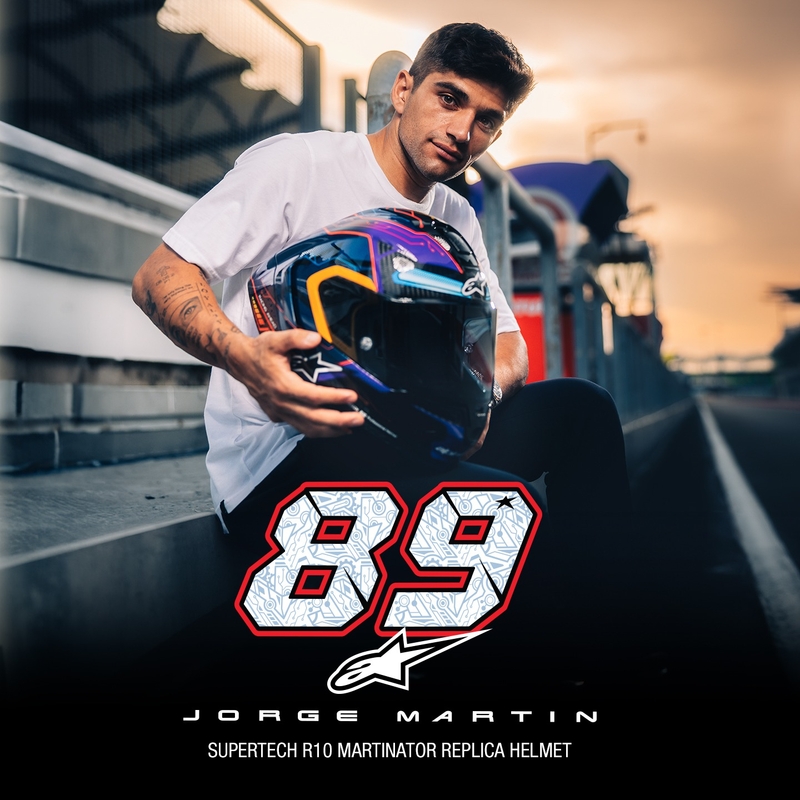 Alpinestars Supertech R-10 limitált kiadású Martinator Jorge Martin zárt motoros bukósisak kék-lila-piros-sárga