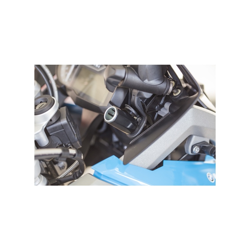 DIN adapter kis motorkerékpár aljzatból autós aljzatba