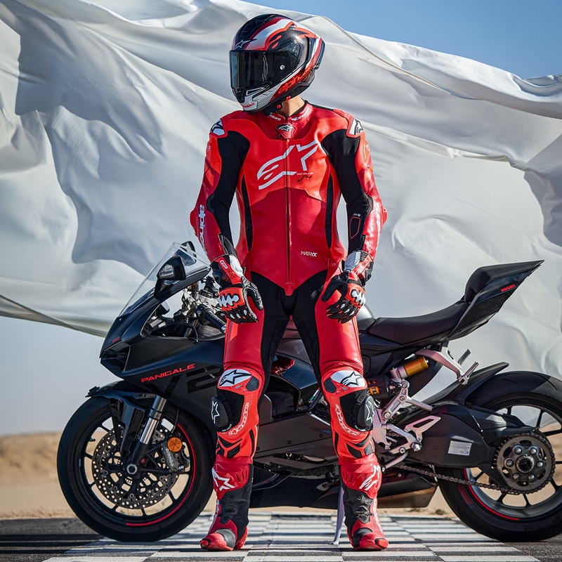 Alpinestars GP Plus V4 Sprint, Tech-air kompatibilis egyrészes bőr motoros overál fluo piros-piros-fehér-fekete