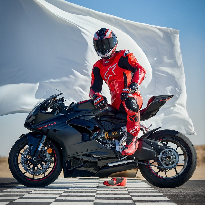 Alpinestars GP Plus V4 Sprint, Tech-air kompatibilis egyrészes bőr motoros overál fluo piros-piros-fehér-fekete