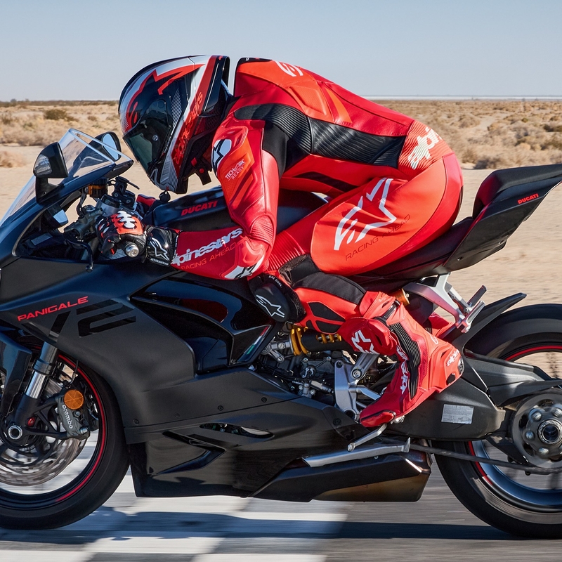 Alpinestars GP Plus V4 Sprint, Tech-air kompatibilis egyrészes bőr motoros overál fluo piros-piros-fehér-fekete