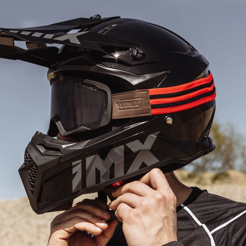iMX Endurance Rust motocrossz szemüveg fekete-piros, füstös plexivel