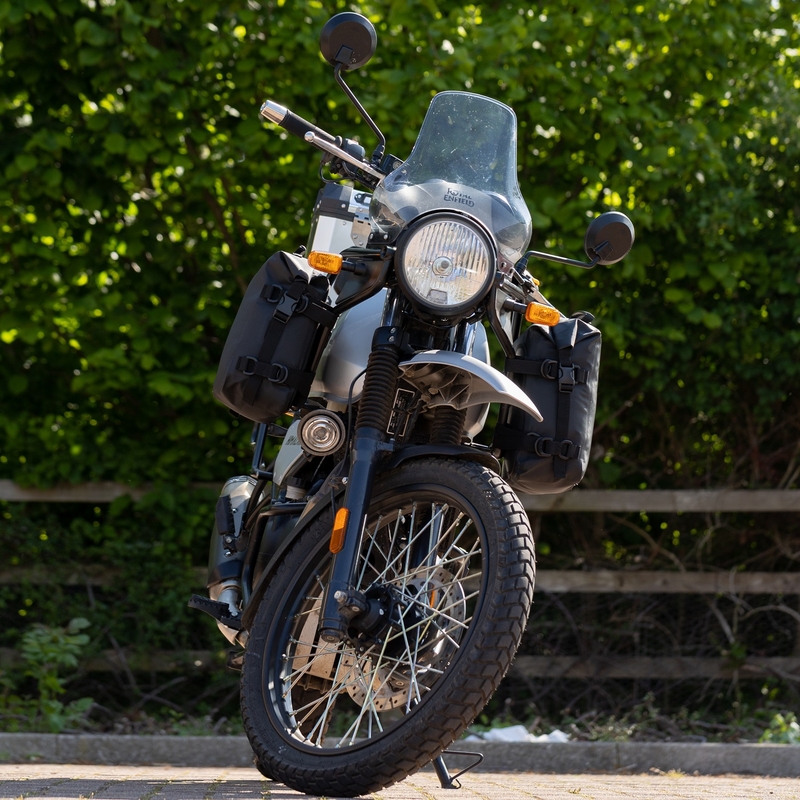 Oxford AQUA C7 Crash Bar bag motoros táska a bukókerethez 7 l fekete