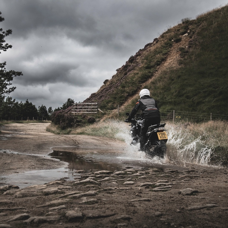 Oxford Montreal 4.0 Dry2Dry™ motoros kabát fekete-szürke-piros