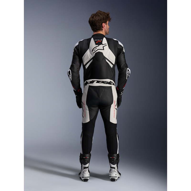 Alpinestars GP Plus V4 Sprint, Tech-air kompatibilis egyrészes bőr motoros overál fekete-fehér-fluo piros