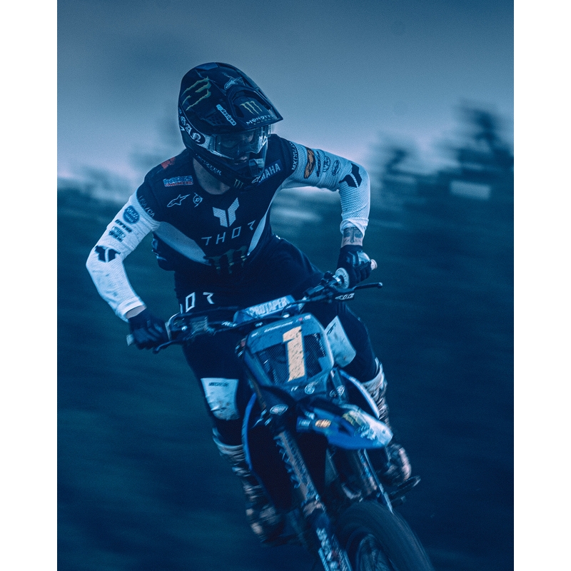 Alpinestars Supertech Vision DNGR38 XXV motokrossz szemüveg fekete-ezüst, tükörezüst plexivel