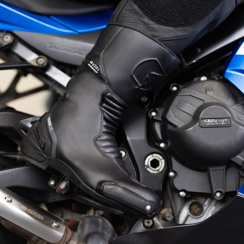 Oxford Code 1.0 D2D motoros csizma fekete