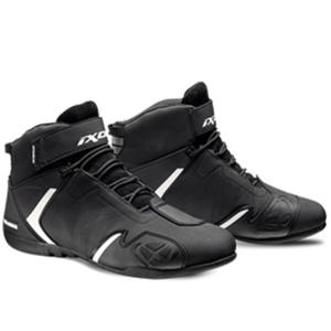 IXON Gambler WP motoros cipő fekete-fehér