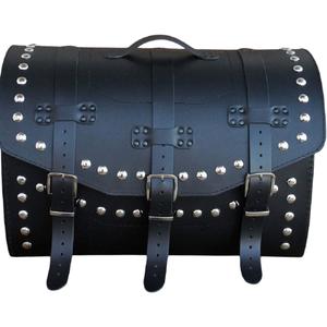 RSA K451 motoros bőrtáska zárral, szegecsekkel fekete