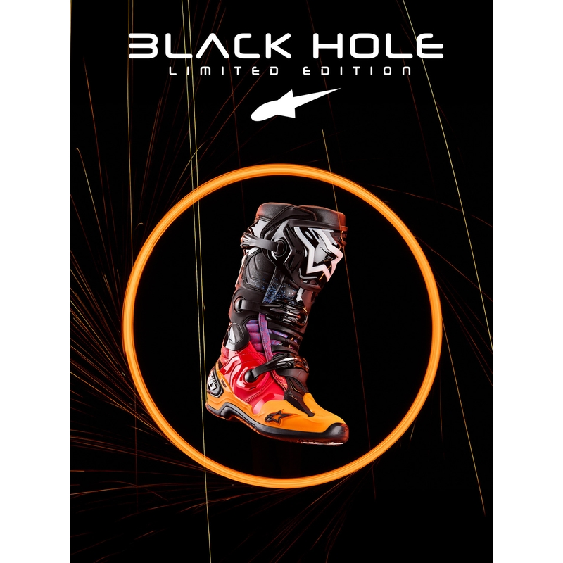 Alpinestars Tech 10 Black Hole limitált kiadású motokrossz csizma fekete-színes