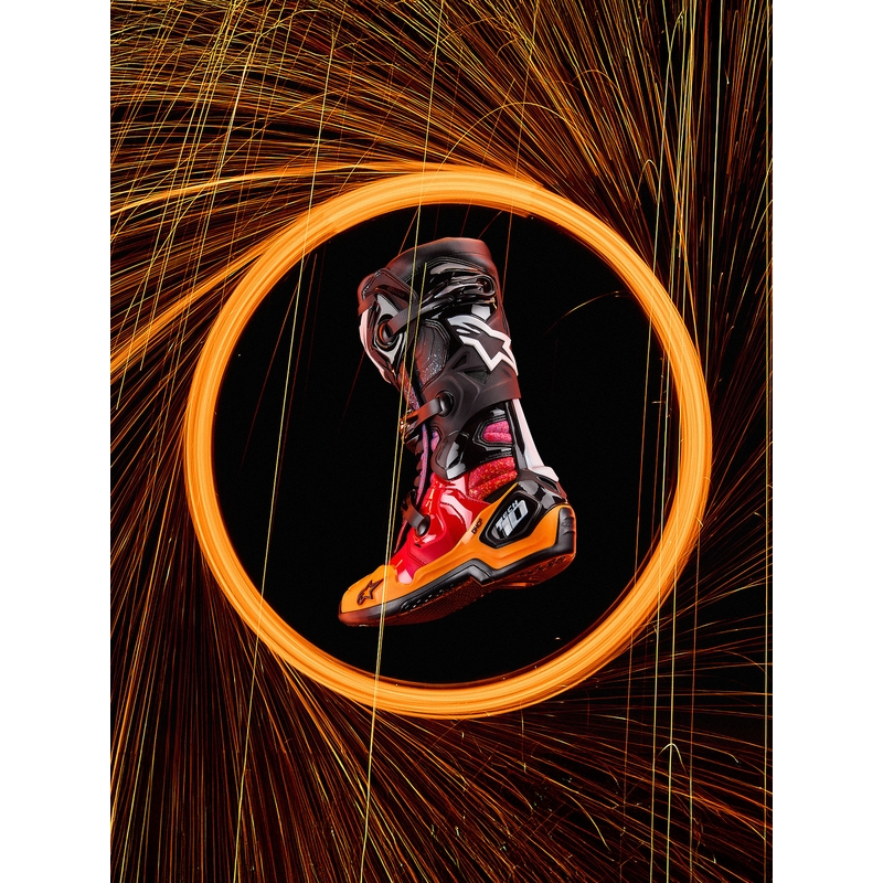 Alpinestars Tech 10 Black Hole limitált kiadású motokrossz csizma fekete-színes