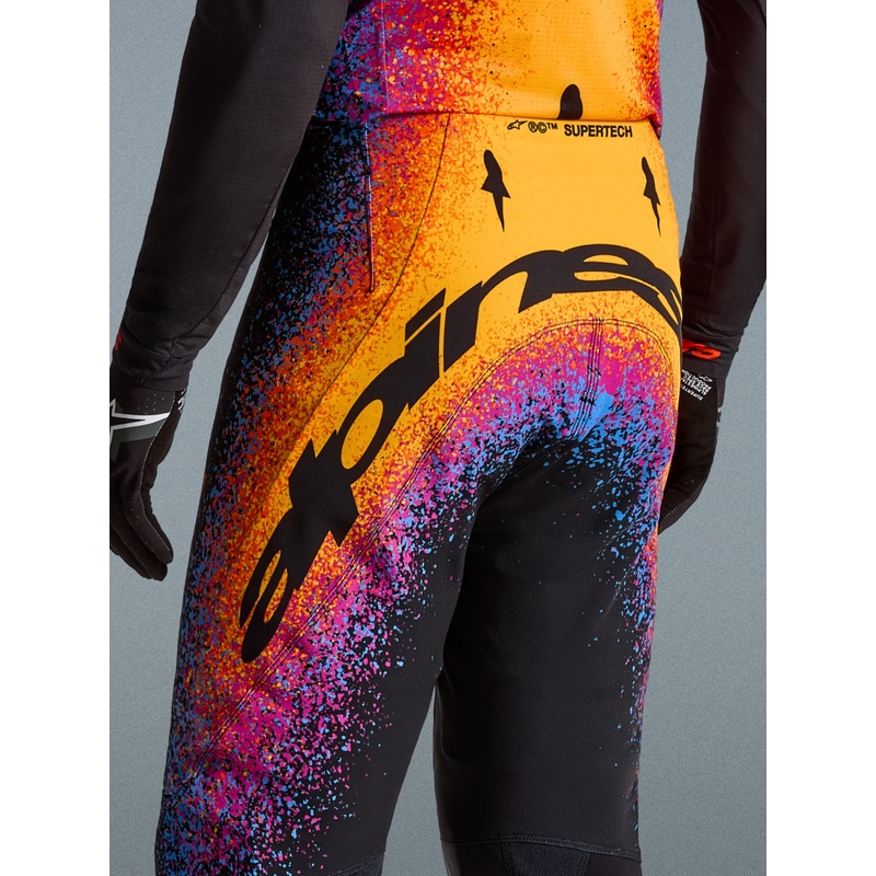 Alpinestars Supertech Black Hole limitált kiadású motokrossz nadrág fekete-színes