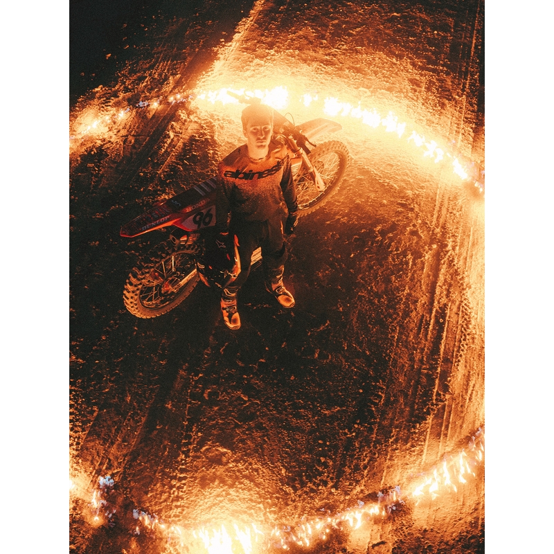 Alpinestars Supertech S-M10 Black Hole limitált kiadású motokrossz sisak fekete-színes