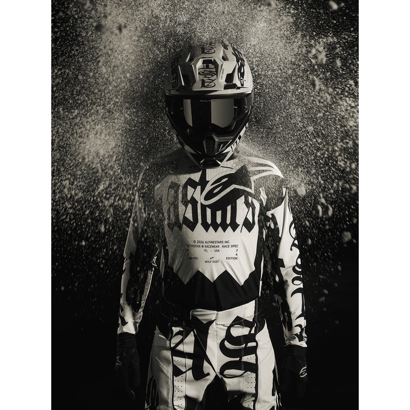 Alpinestars Supertech S-M7 limitált kiadású Wolf Dust motokrossz bukósisak homokos-fekete