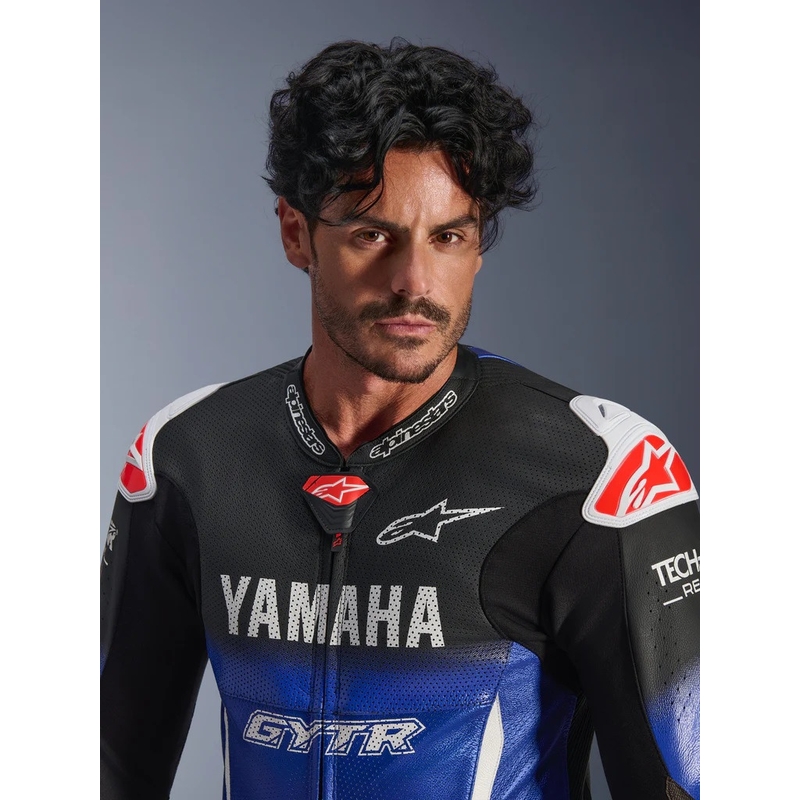 Alpinestars GP-R7 YAMAHA GYTR kollekció TECH-AIR kompatibilis motoros egyrészes bőroverál kék-fekete-fehér-piros