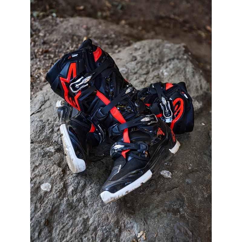 Alpinestars Tech 7 Enduro Drystar motoros csizma fekete-fluo piros-fehér