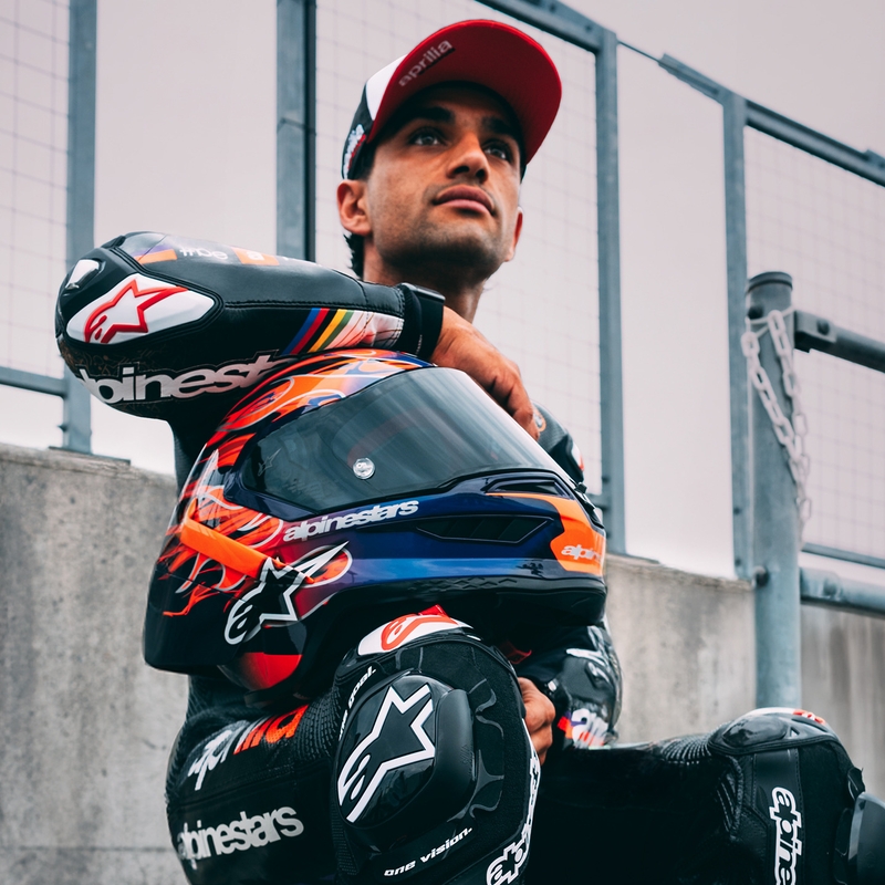 Alpinestars Supertech R-10 Flyte limitált kiadás Jorge Martin zárt motoros bukósisak lila-piros