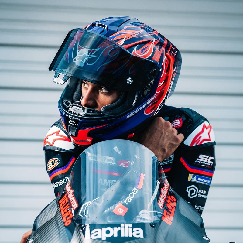 Alpinestars Supertech R-10 Flyte limitált kiadás Jorge Martin zárt motoros bukósisak lila-piros